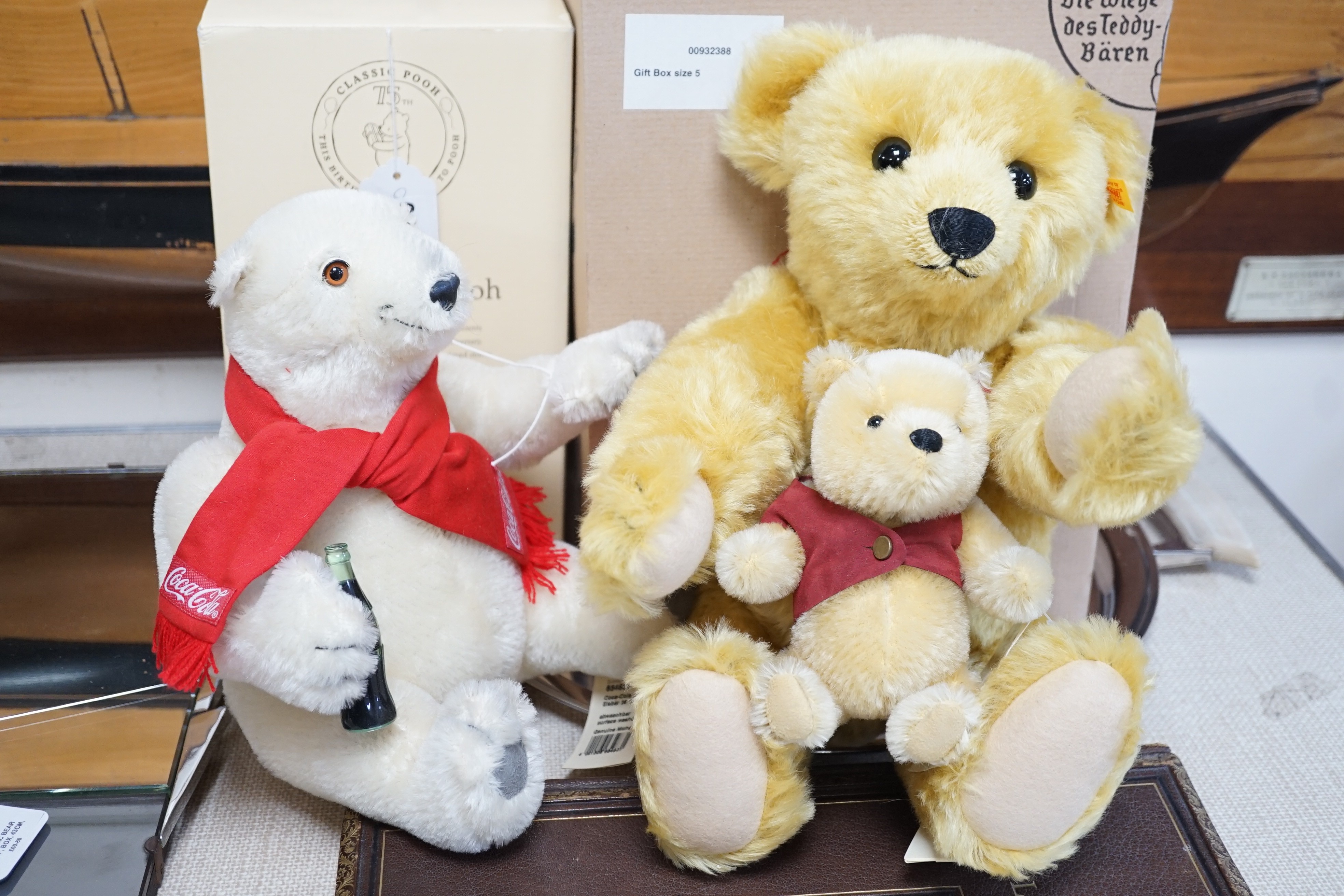 A selection of teddy bears, to include a boxed Steiff bear
